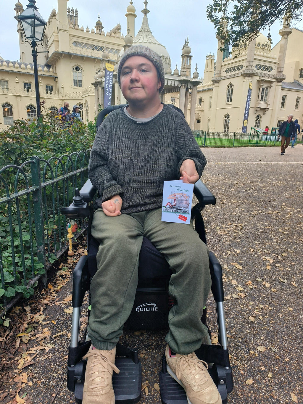 Brighton Christmas Card – Festive “Seasons Greetings”